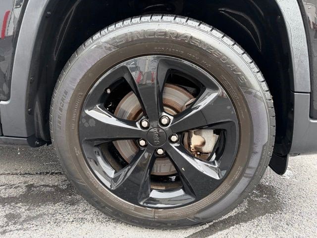 Used 2020 Jeep Cherokee Latitude Plus image 21