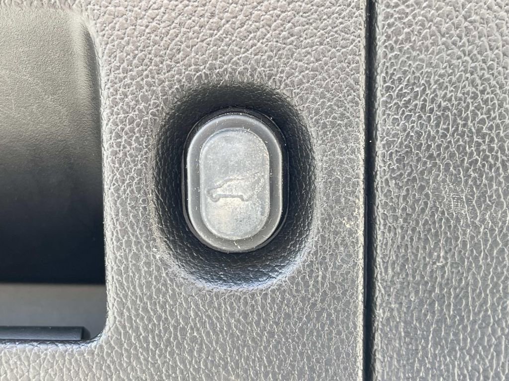 Used 2019 Cadillac Escalade ESV Luxury AWD/4WD image 12