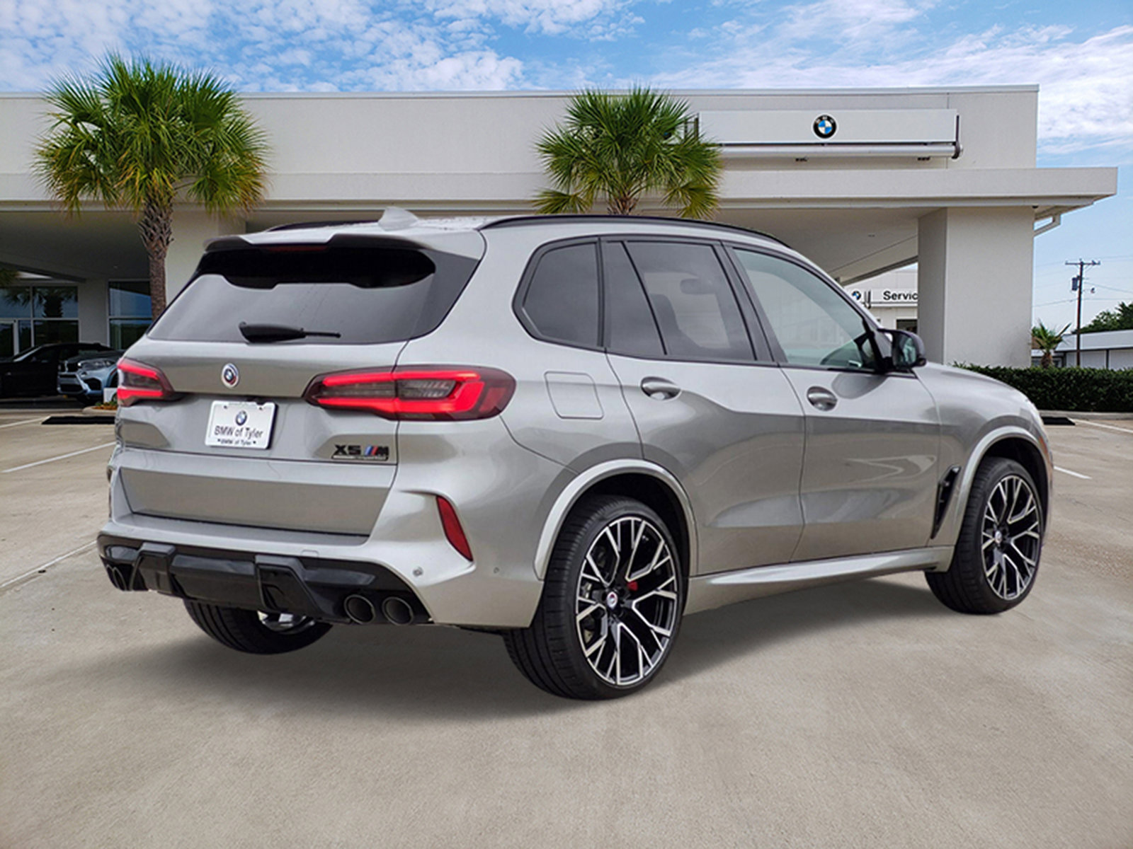 Used 2022 BMW X5 M w/ Competition Package 2 AWD/4WD image 4