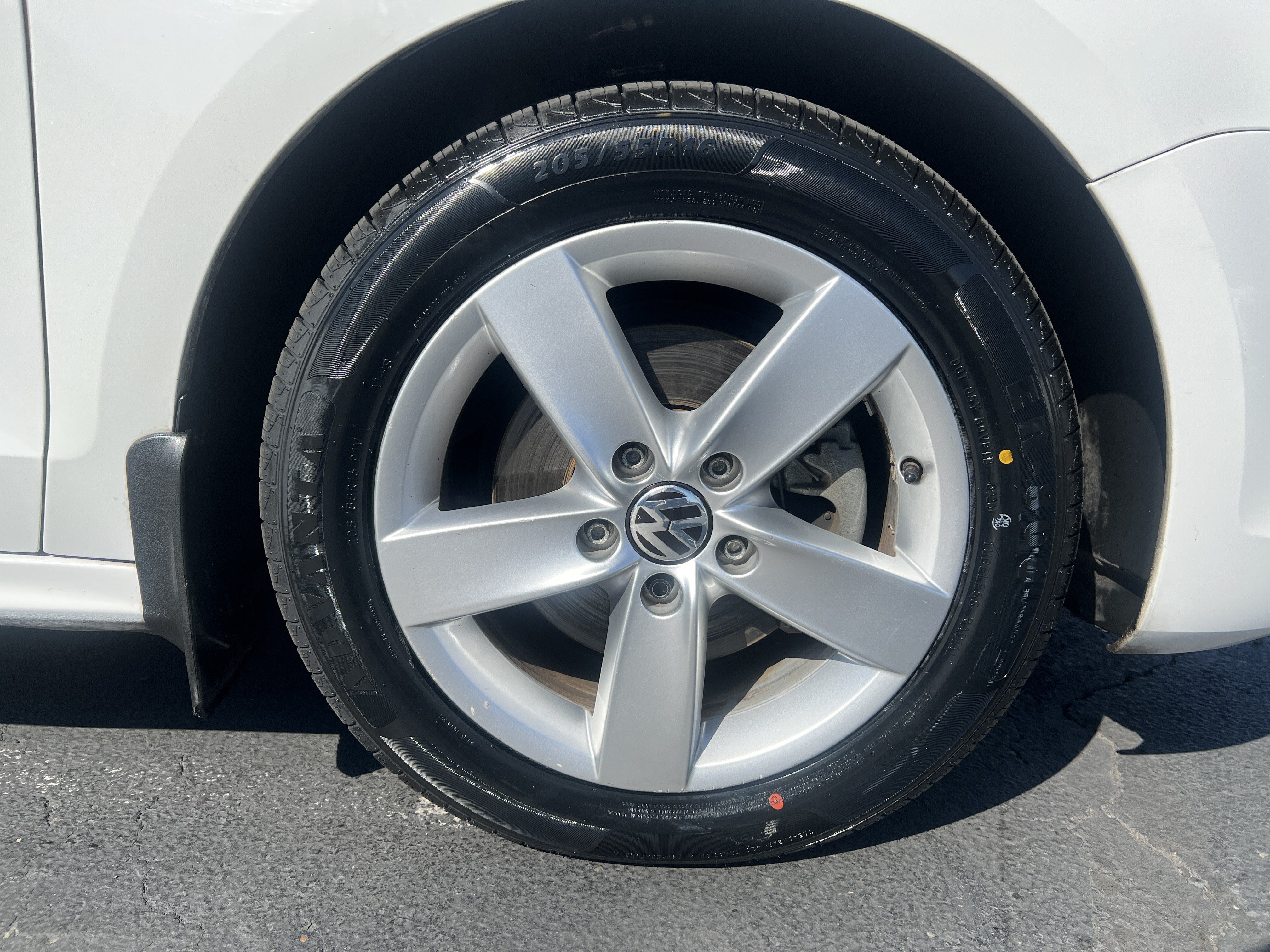 Used 2011 Volkswagen Jetta TDI FWD image 10