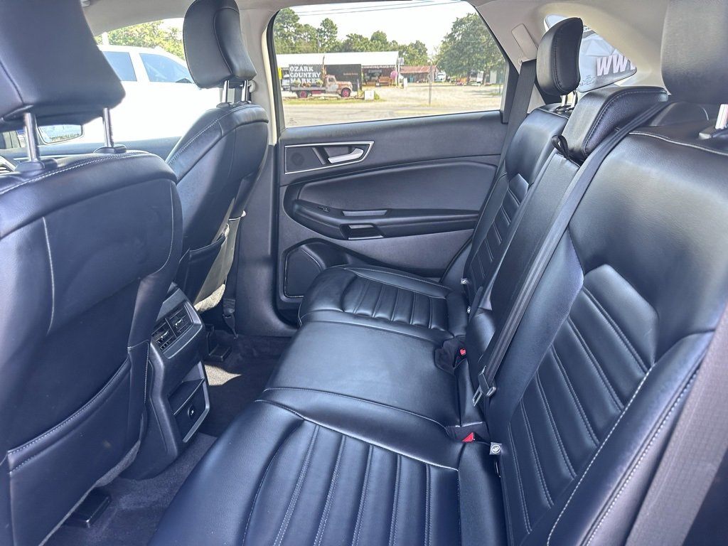 Used 2023 Ford Edge SEL image 2