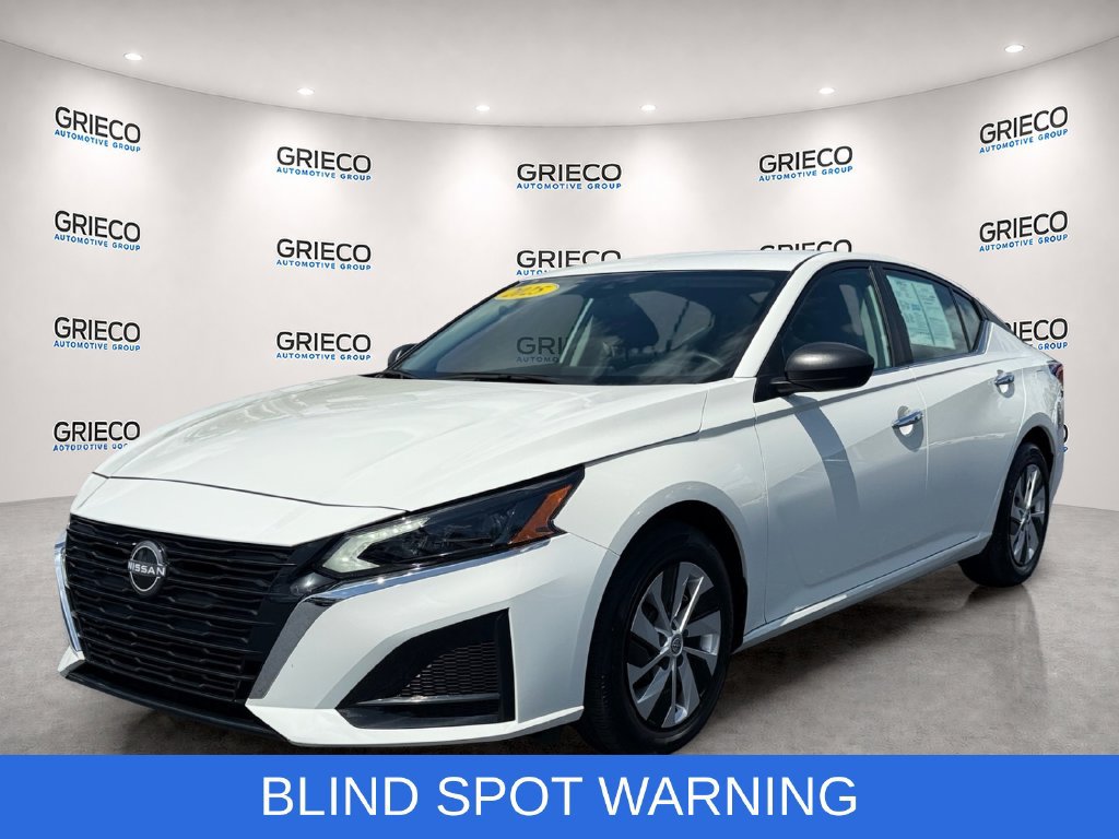 Used 2025 Nissan Altima 2.5 S FWD image 3