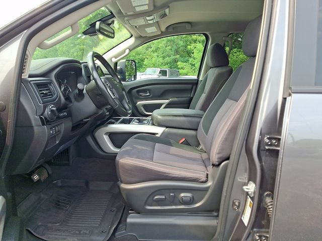 Used 2022 Nissan Titan SV w/ SV Convenience Package AWD/4WD image 13