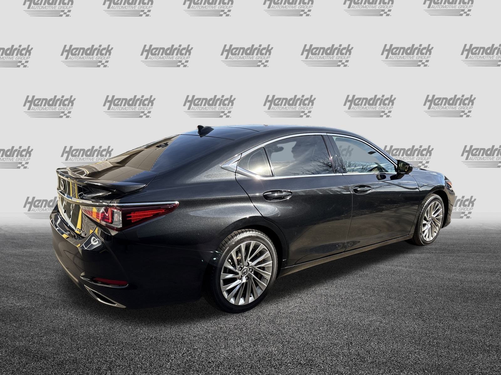 Used 2023 Lexus ES 350 Ultra Luxury image 10