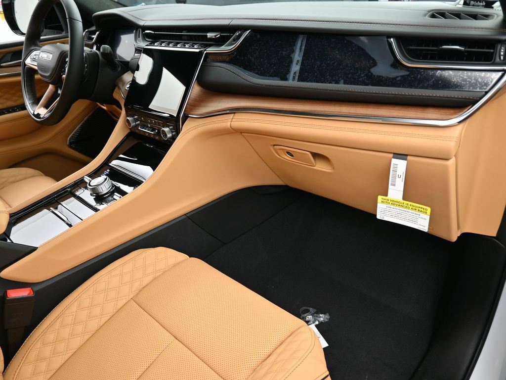 New 2025 Jeep Grand Cherokee L Summit AWD/4WD image 41