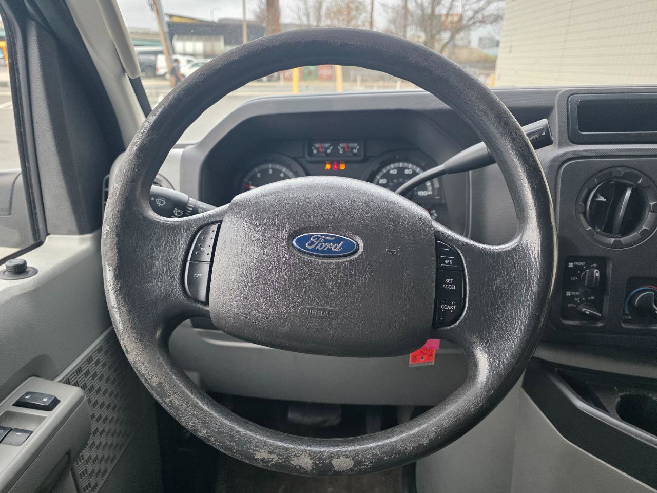 Used 2014 Ford E-350 and Econoline 350 XLT RWD image 13