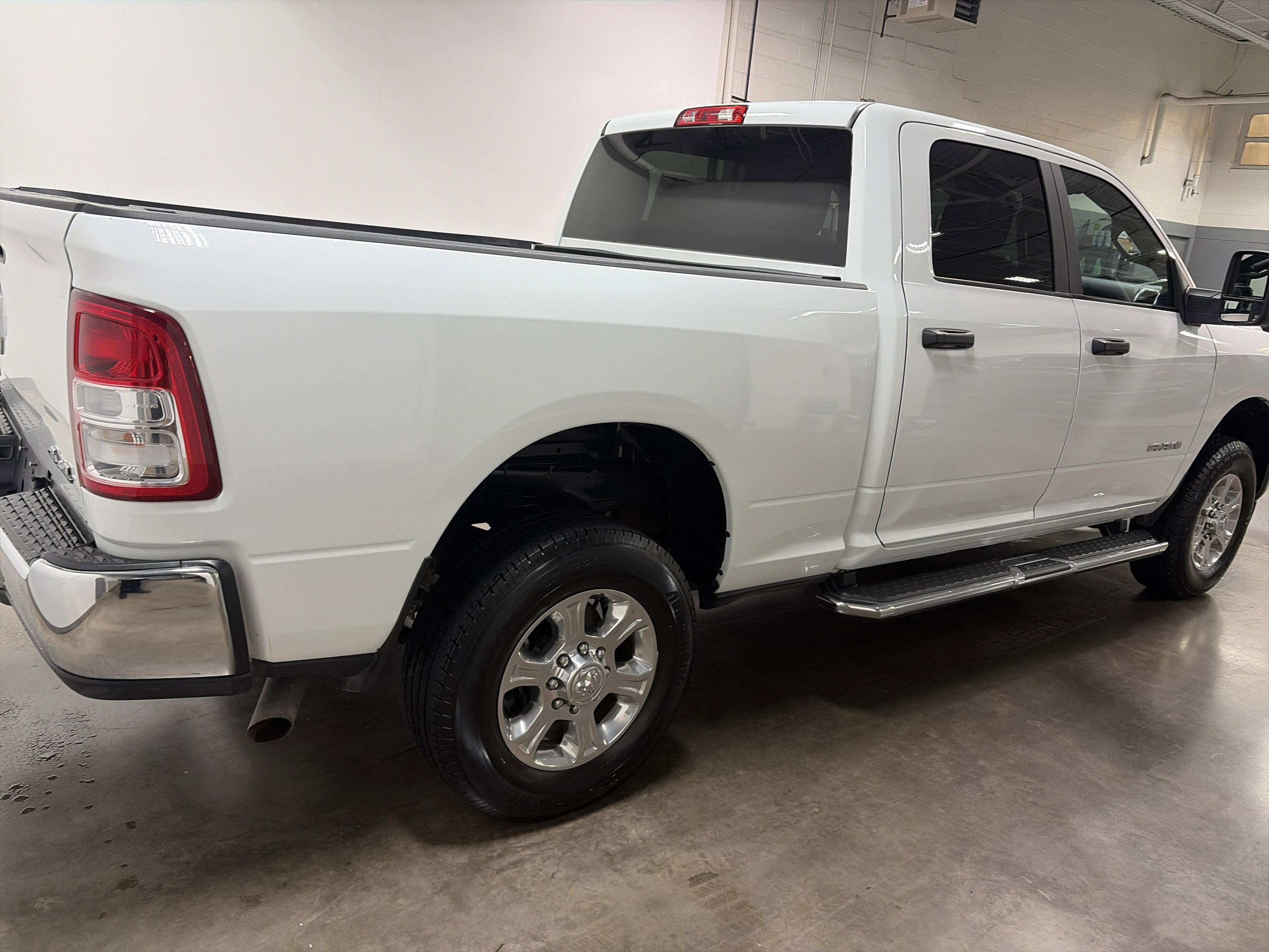 Used 2024 RAM 2500 Big Horn AWD/4WD image 3