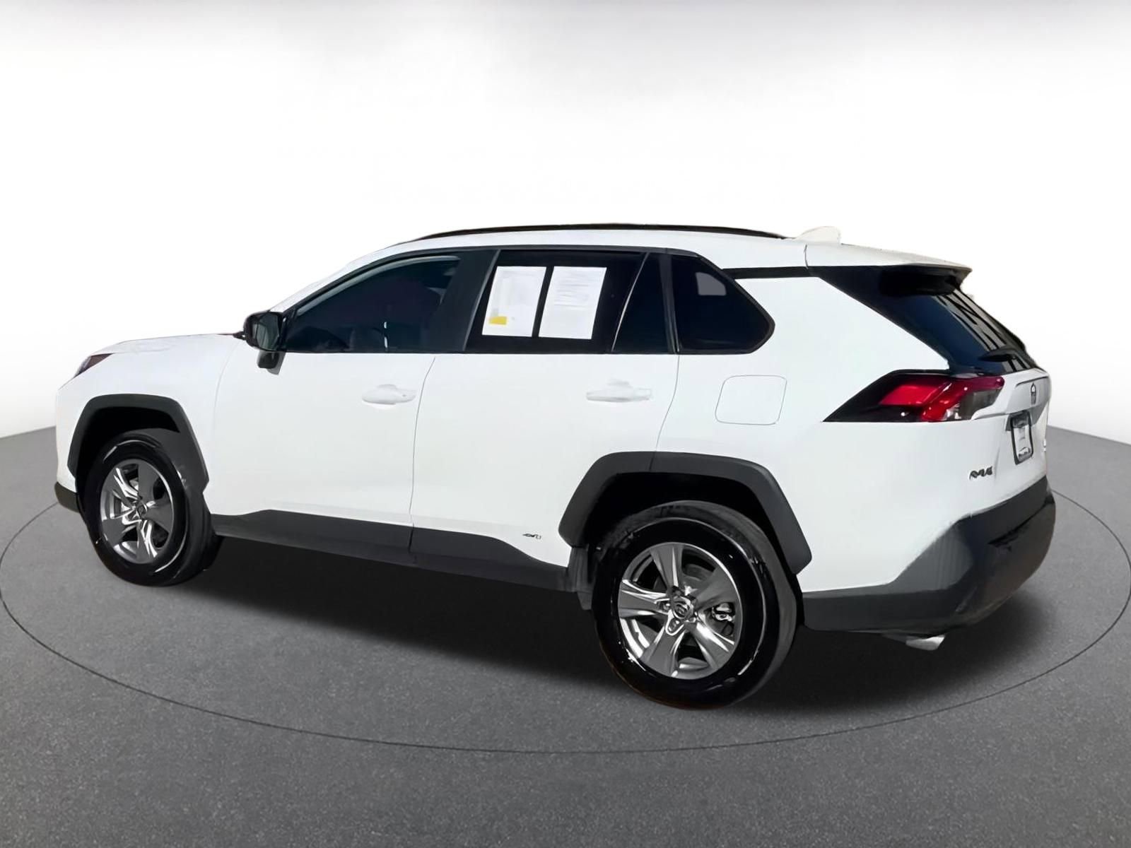 Used 2025 Toyota RAV4 LE image 9