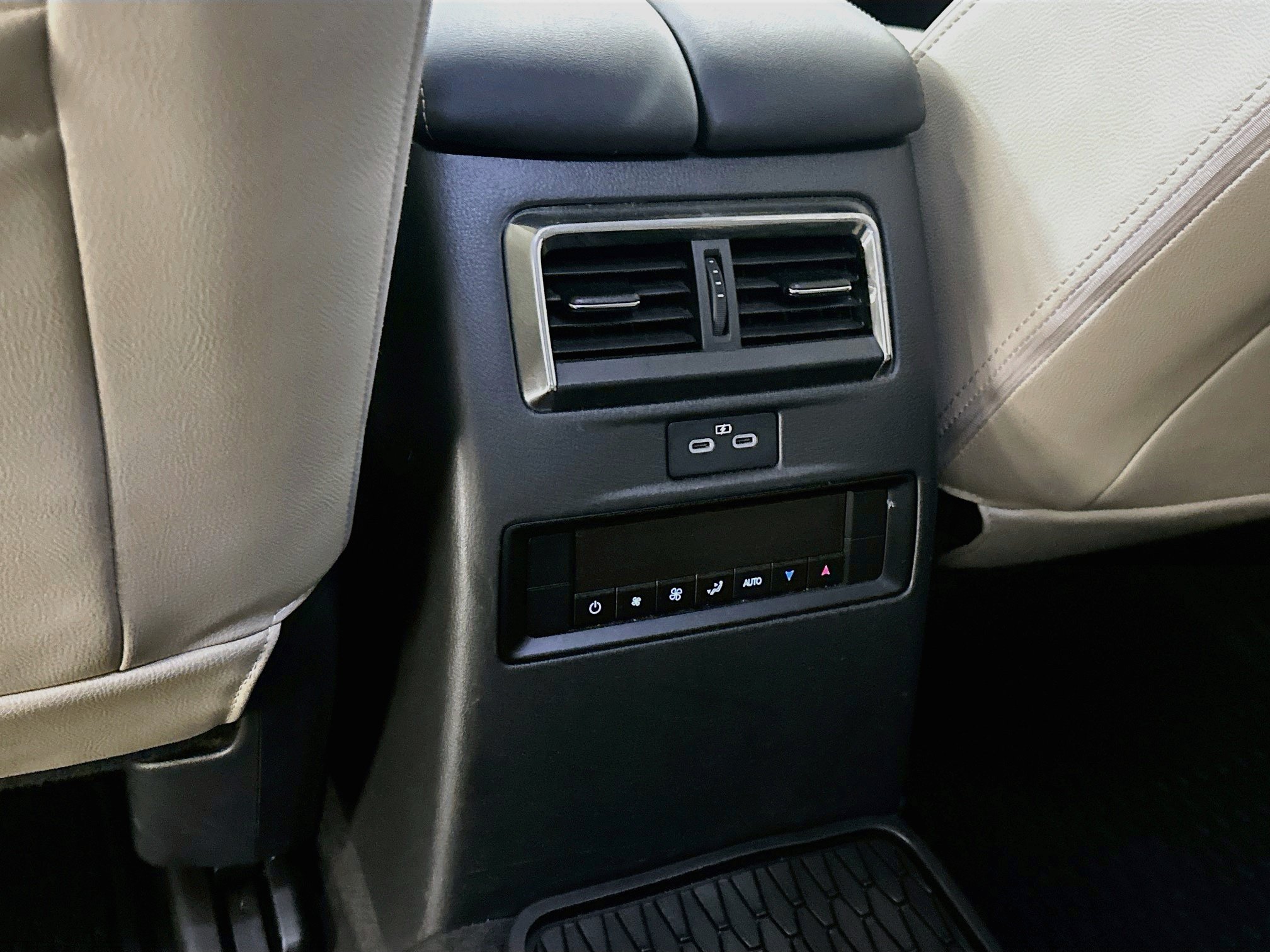Used 2024 MAZDA CX-90 Plug-In Hybrid w/ Preferred AWD/4WD image 29