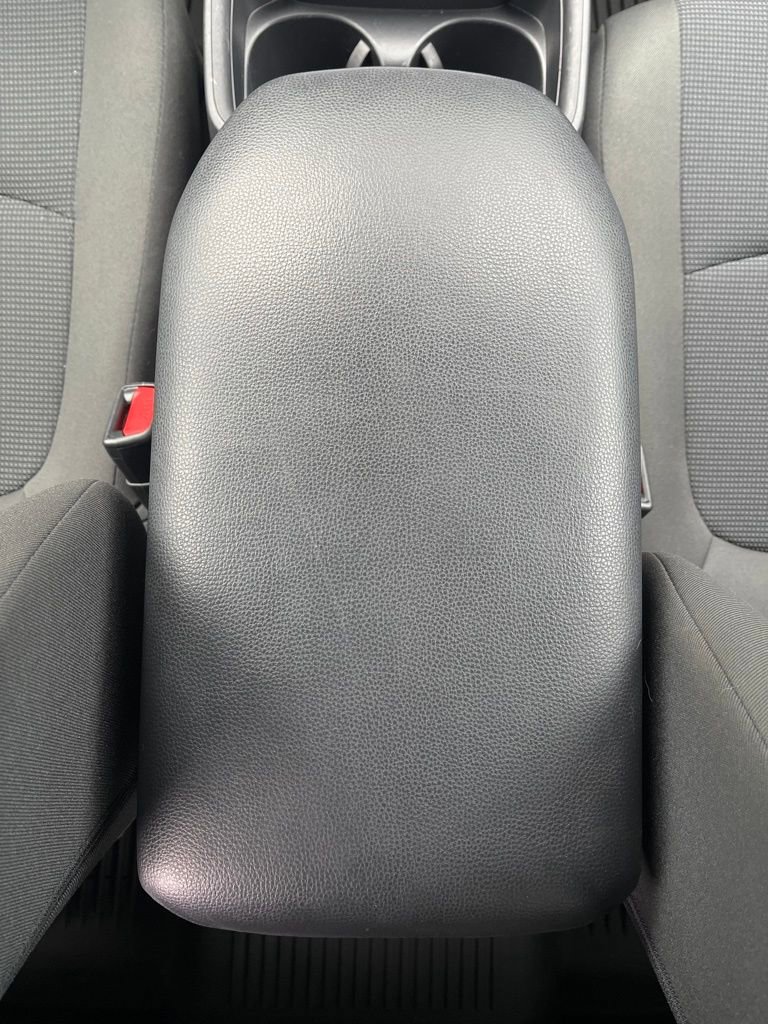 Used 2021 Toyota RAV4 LE image 16
