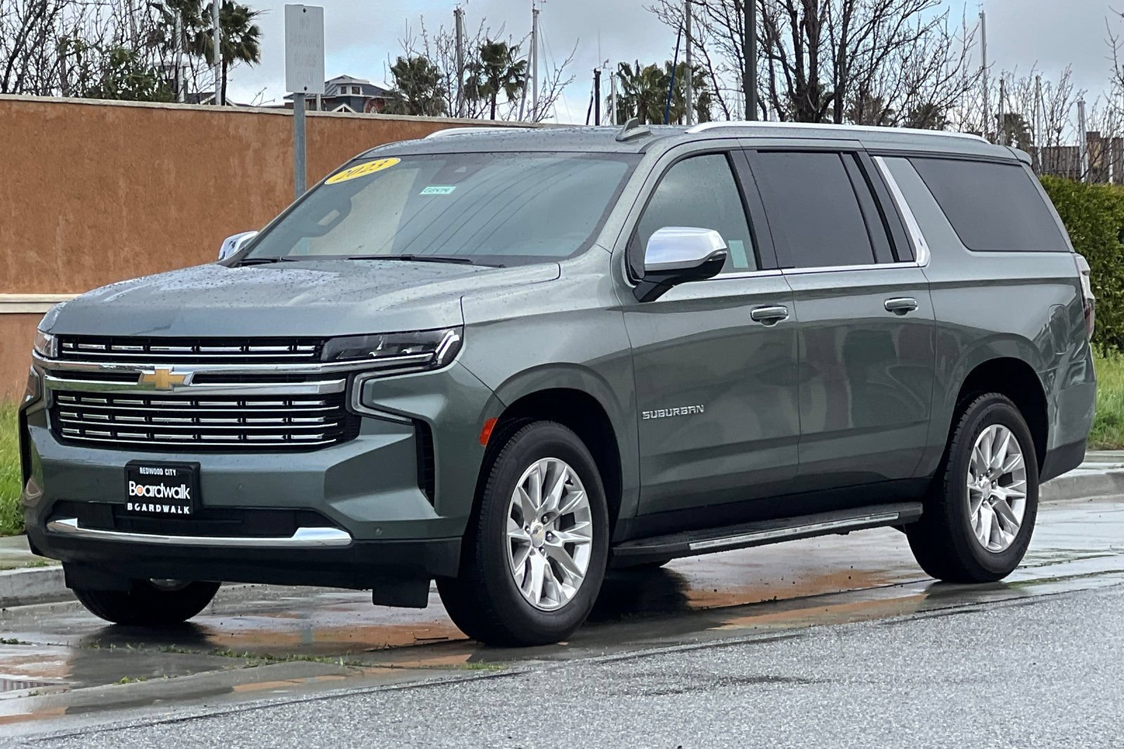 Used 2023 Chevrolet Suburban Premier AWD/4WD image 8