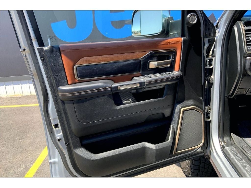 Used 2022 RAM 3500 Limited AWD/4WD image 25