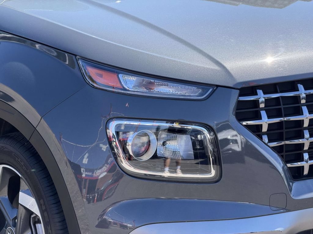 Certified 2024 Hyundai Venue SEL FWD image 12