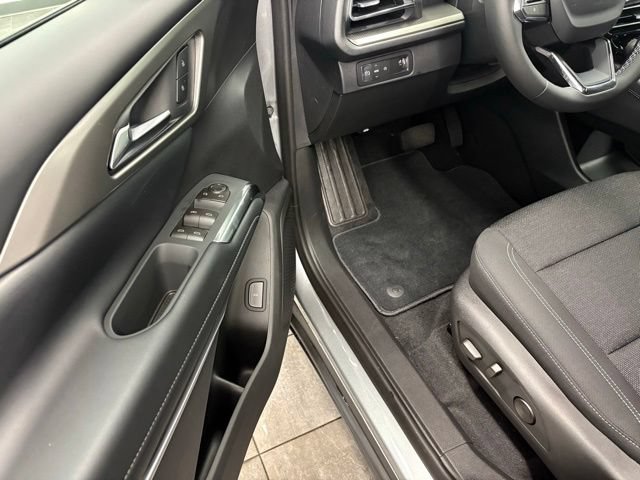 New 2026 Chevrolet Traverse LT w/ Midnight/Sport Edition FWD image 11