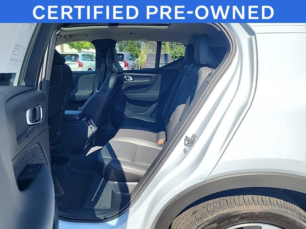 Certified 2026 Volvo XC40 B5 Plus AWD/4WD image 14