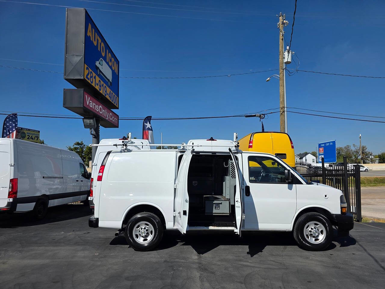 Used 2020 Chevrolet Express 3500 RWD image 5