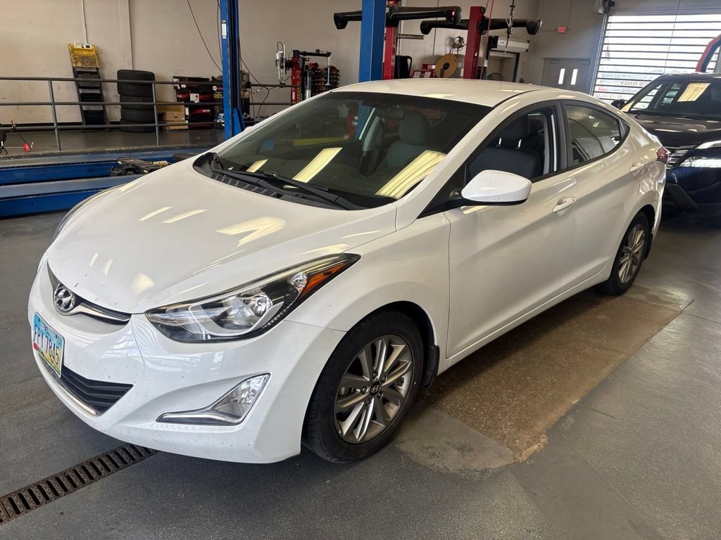Used 2015 Hyundai Elantra SE w/ Option Group 02 FWD image 1
