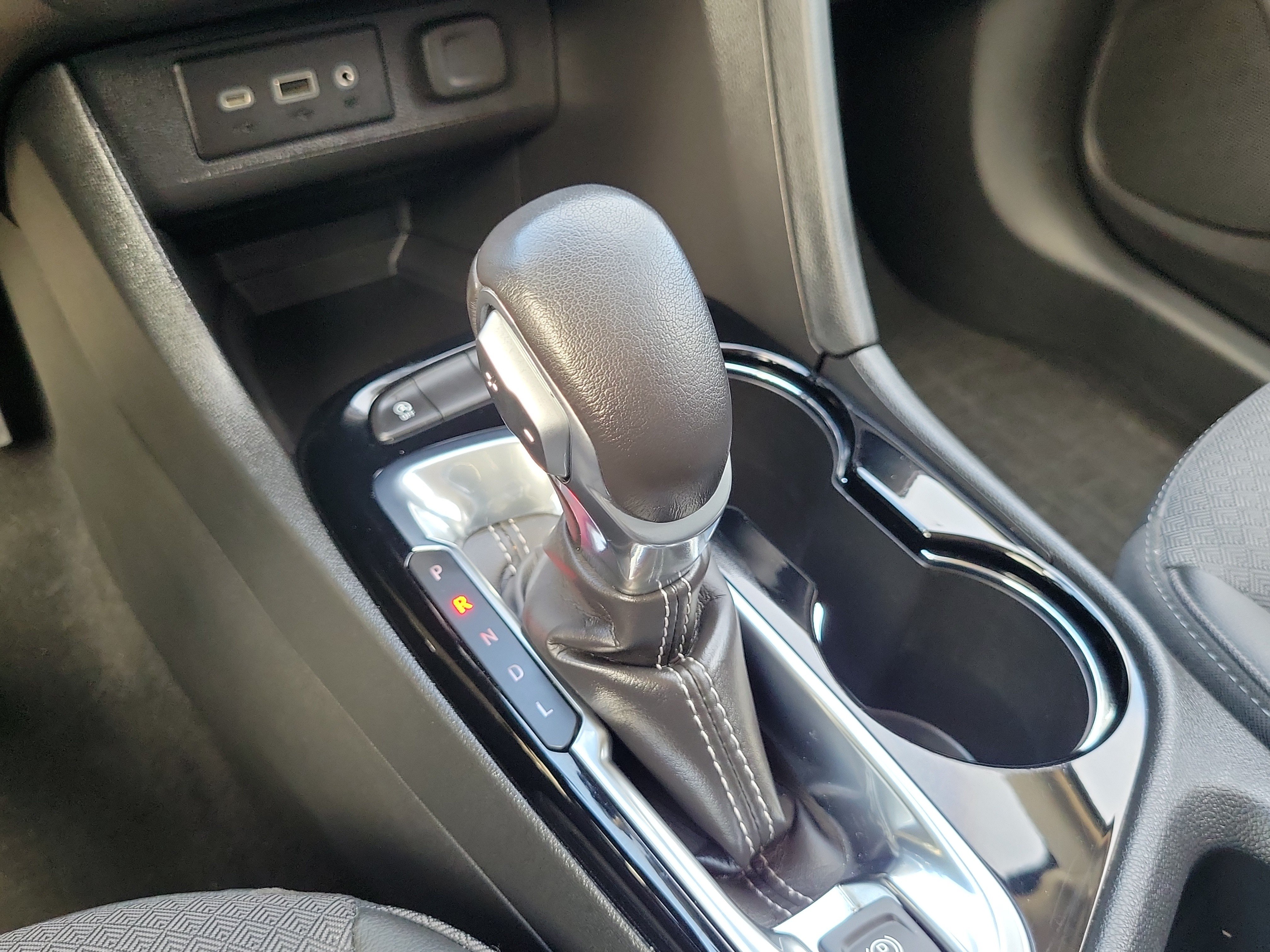 Used 2023 Buick Encore GX Preferred w/ Cold Weather Comfort Package FWD image 22