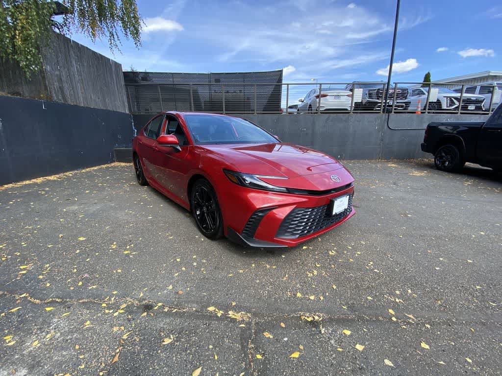 Used 2025 Toyota Camry SE FWD image 8