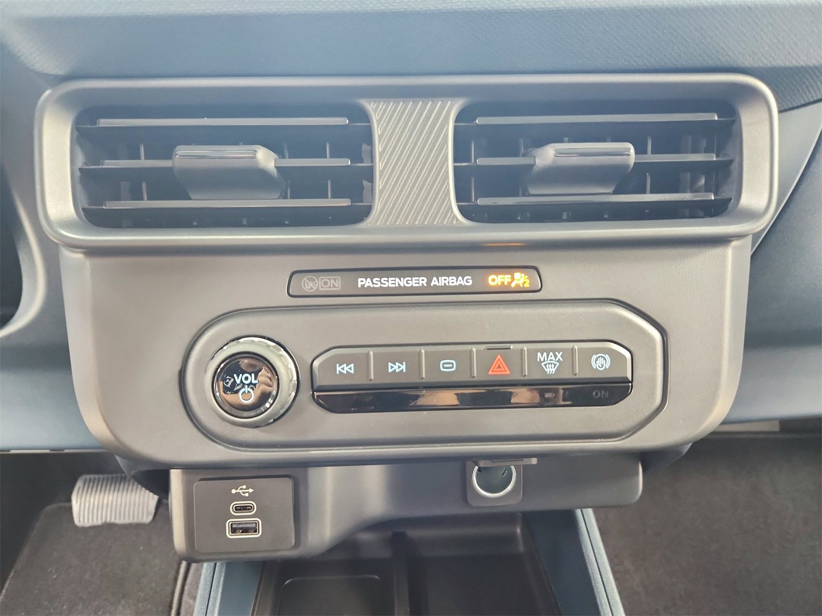 New 2025 Ford Maverick XL w/ Equipment Group 101A image 30