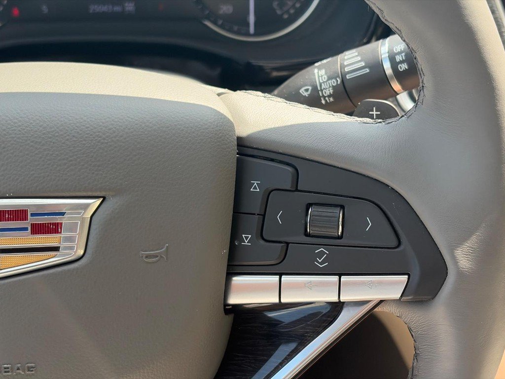 Certified 2023 Cadillac XT6 Premium Luxury AWD/4WD image 23