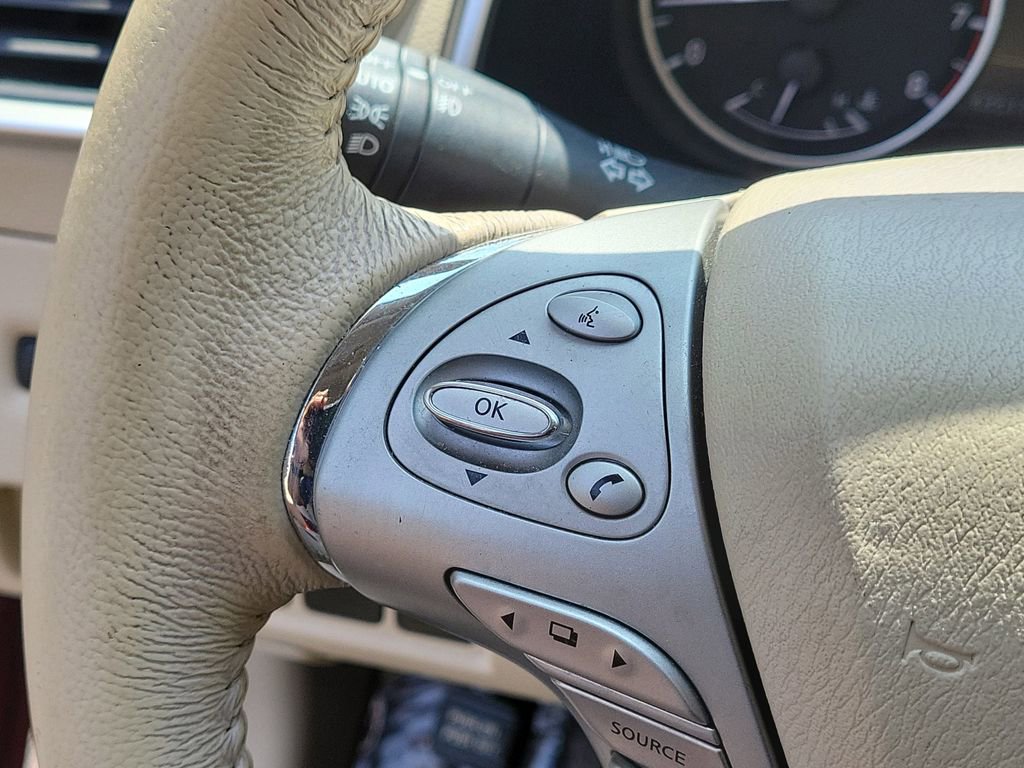 Used 2017 Nissan Murano SV image 28