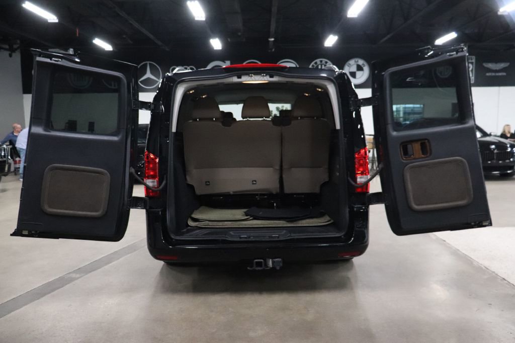 Used 2018 Mercedes-Benz Metris Passenger image 21
