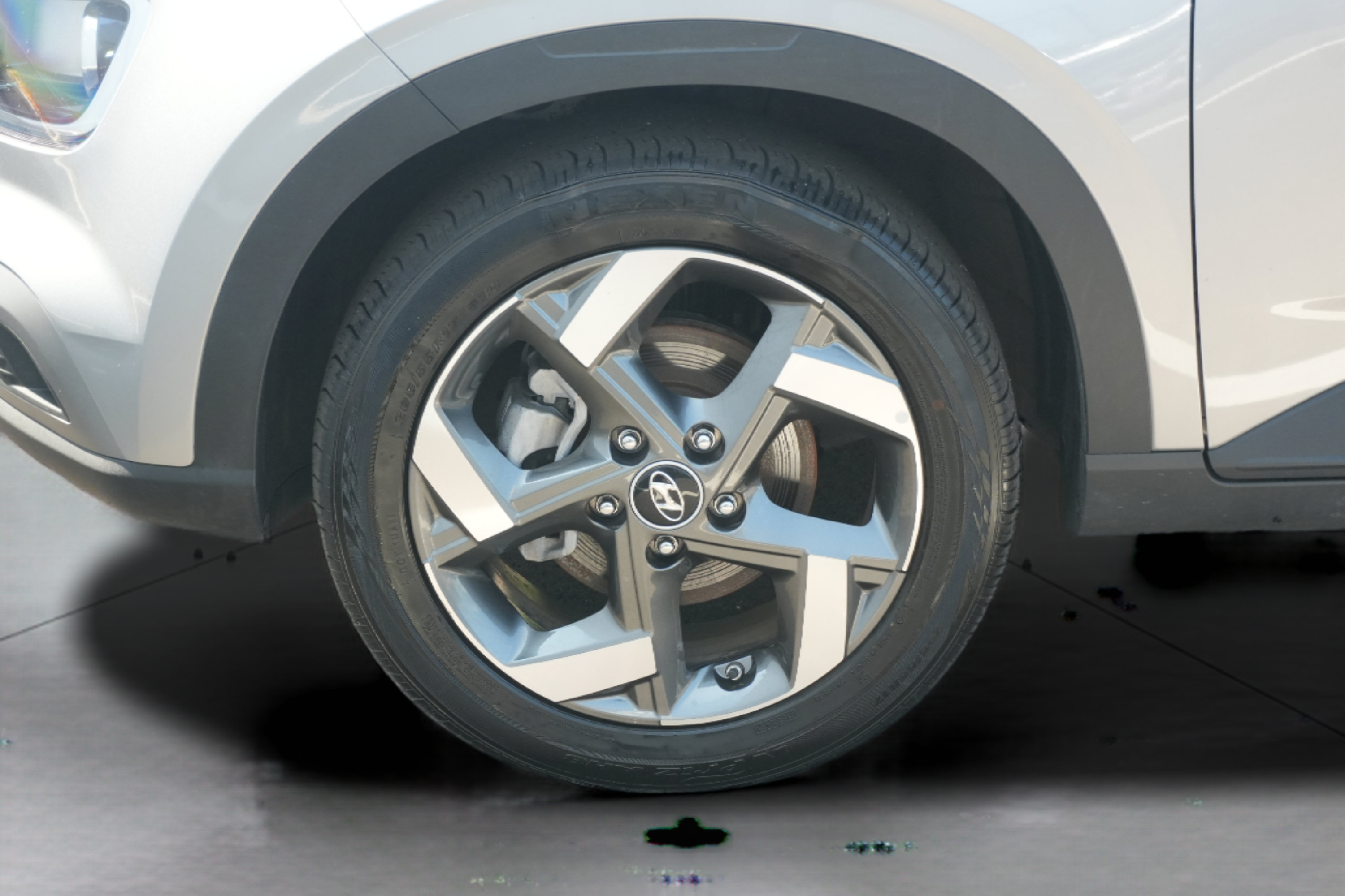 Used 2025 Hyundai Venue SEL FWD image 42