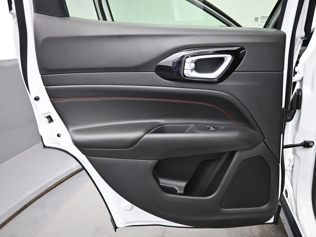 New 2026 Jeep Compass Trailhawk image 14