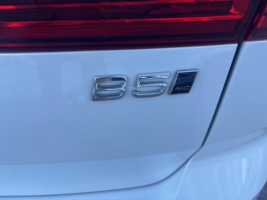 Used 2025 Volvo XC60 B5 Plus image 7