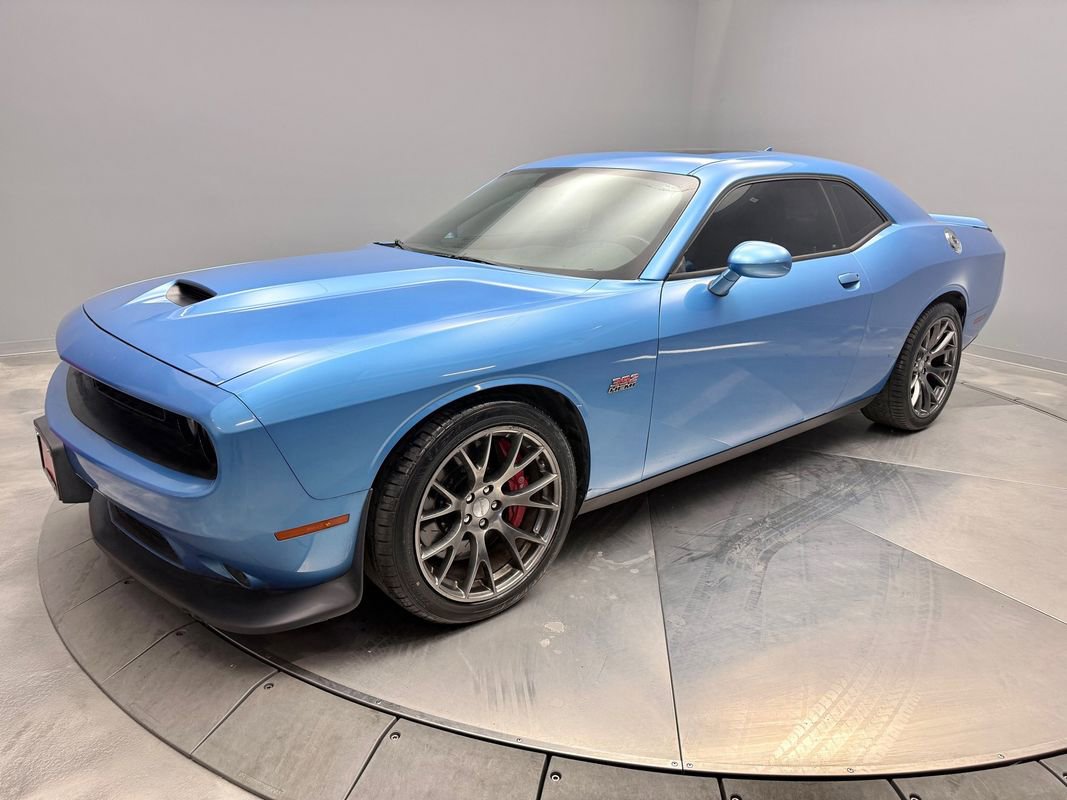 Used 2016 Dodge Challenger SRT w/ Technology Group image 1