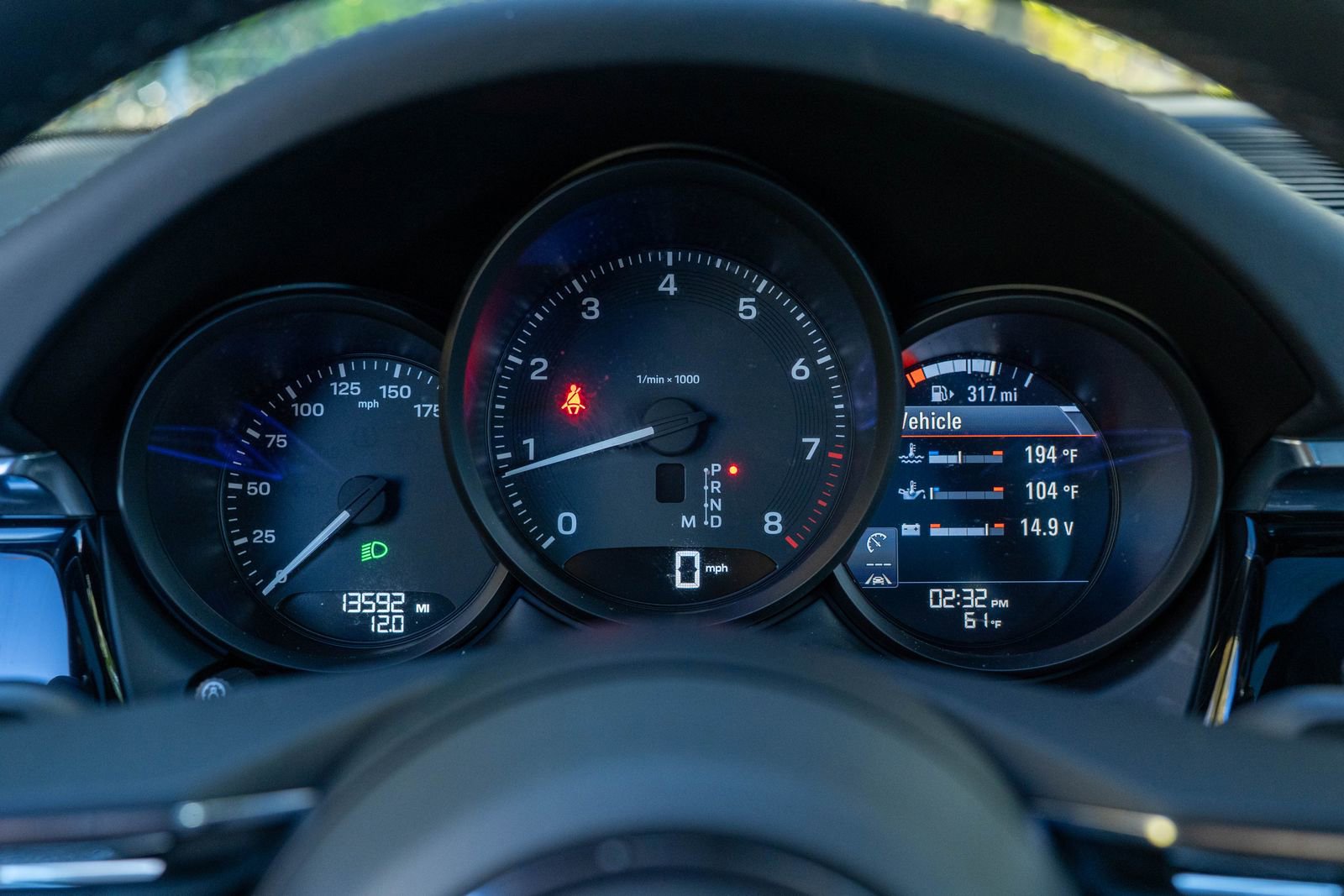 Certified 2025 Porsche Macan Base image 27