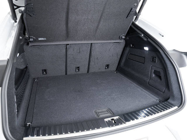 Certified 2025 Porsche Cayenne GTS AWD/4WD image 22