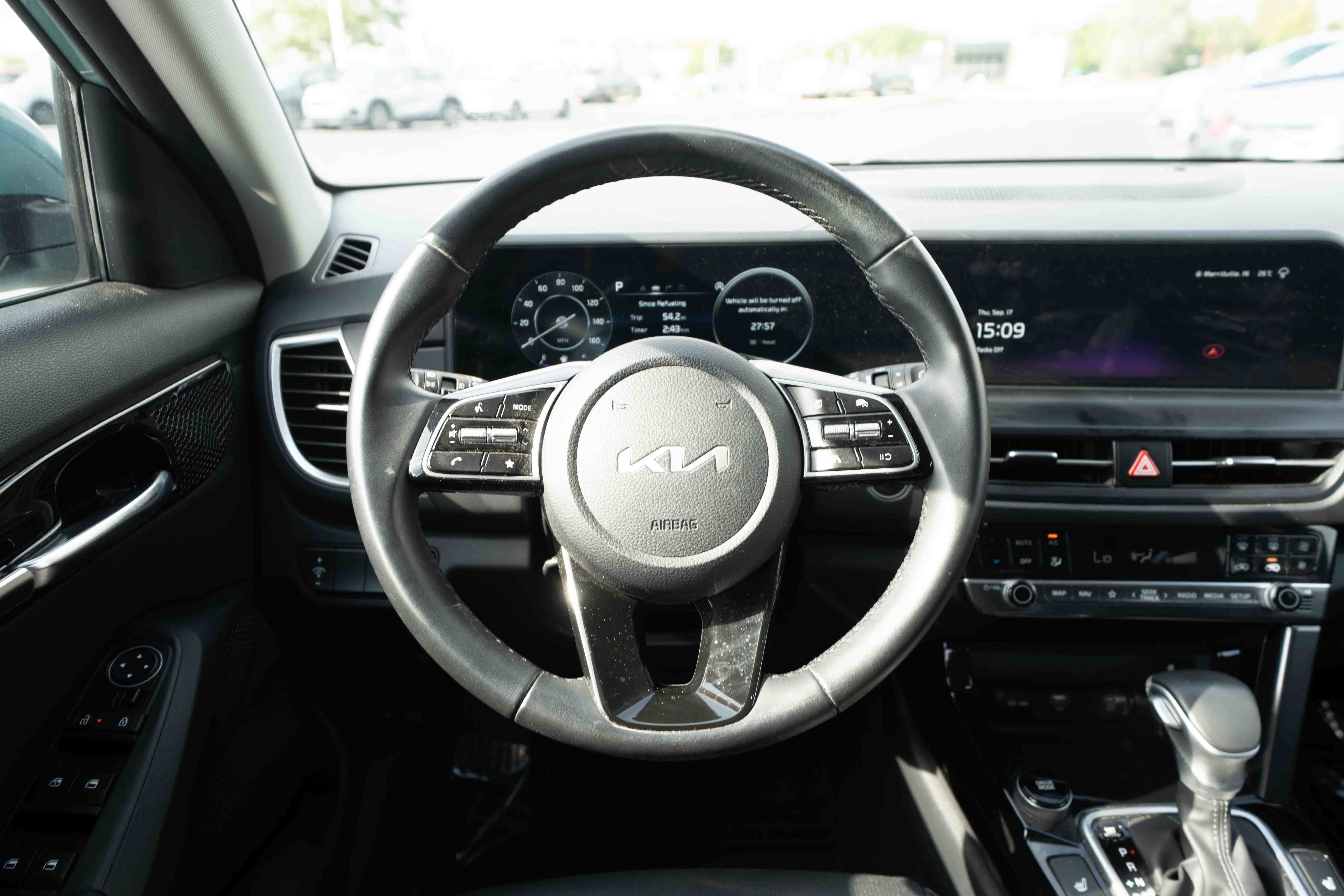 Used 2024 Kia Seltos EX FWD image 21