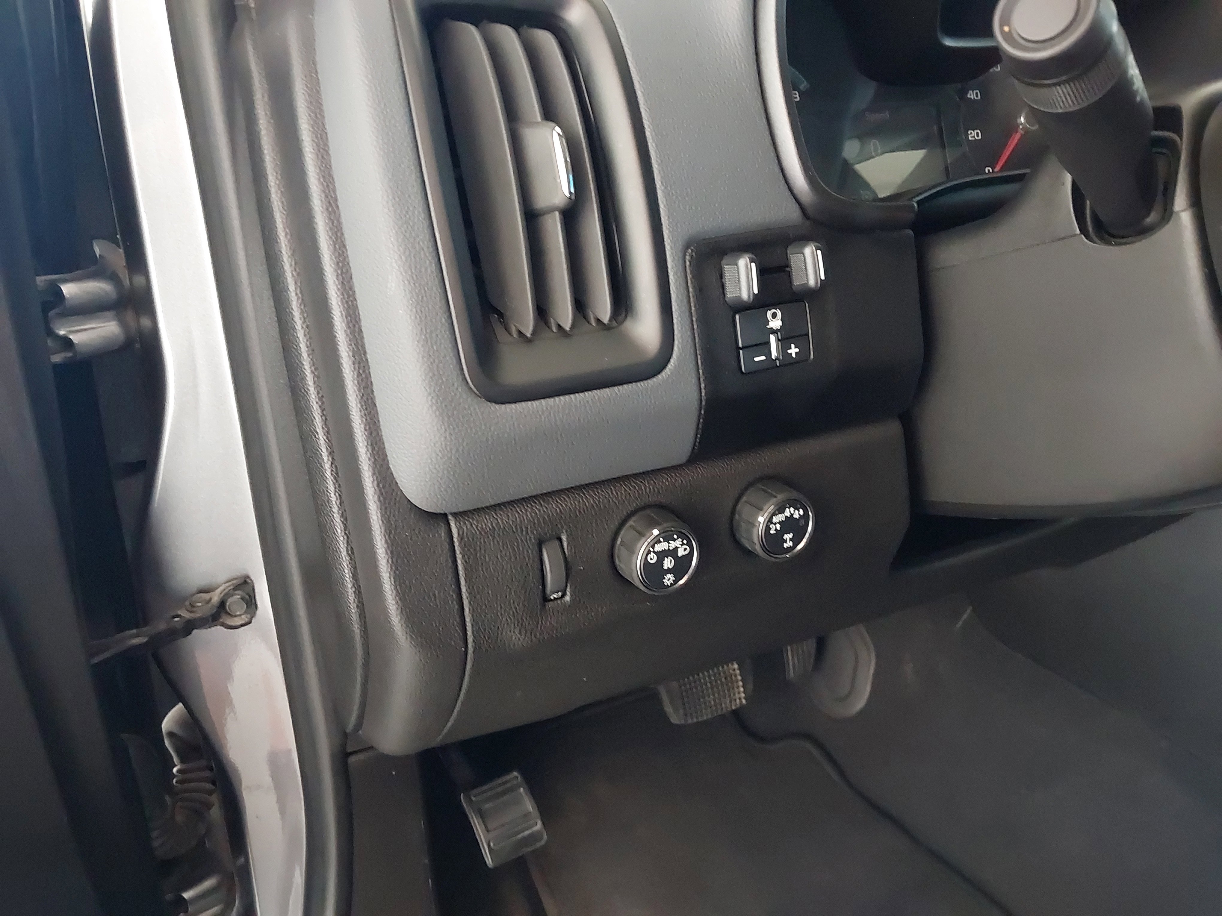 Used 2021 Chevrolet Colorado Z71 image 24