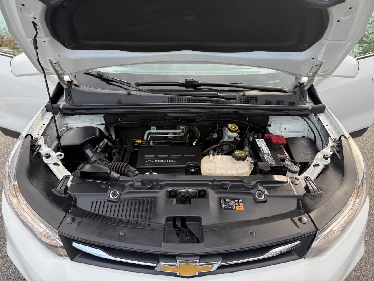 Used 2019 Chevrolet Trax LT w/ LT Convenience Package image 9