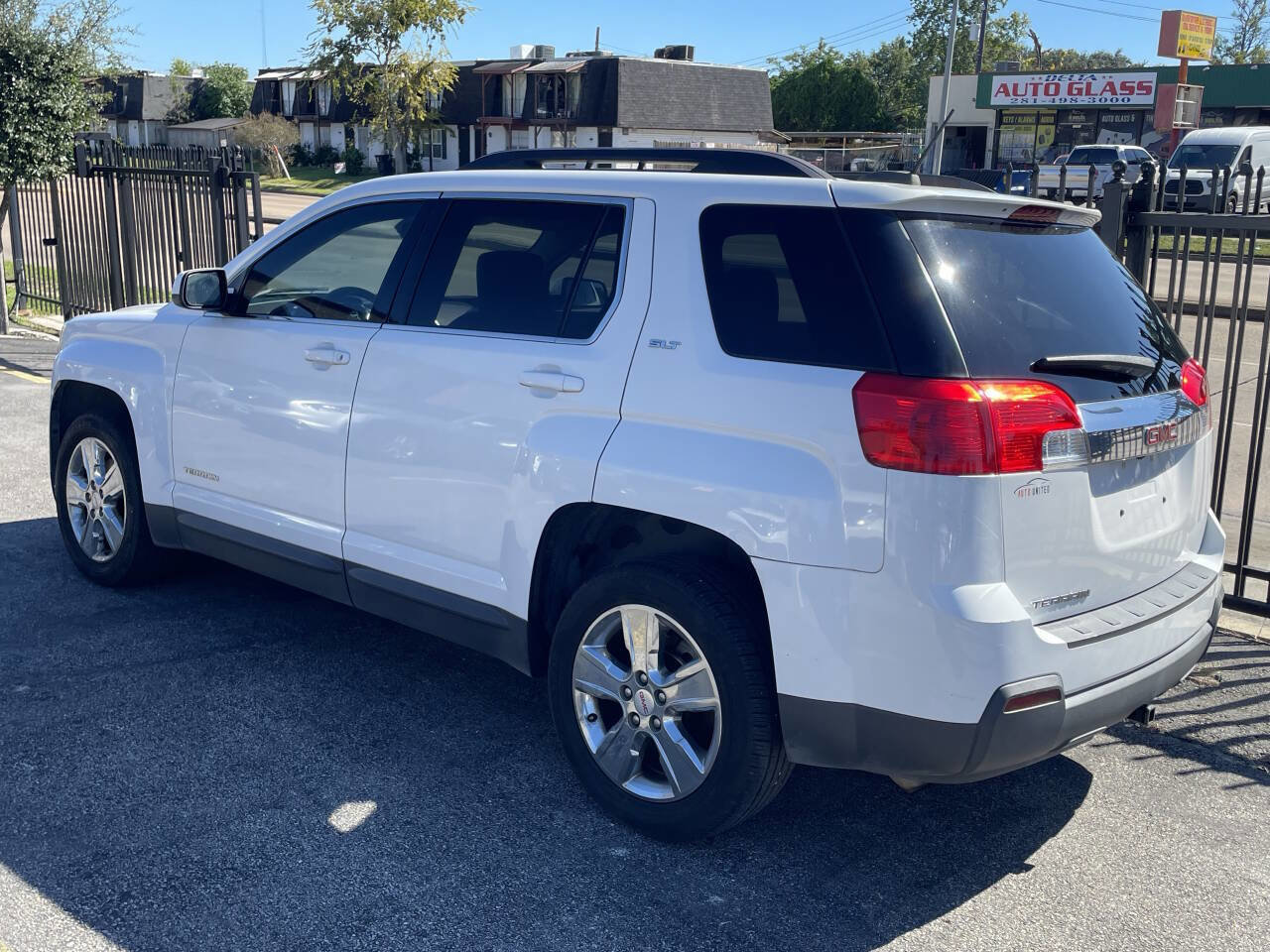 Used 2015 GMC Terrain SLT image 2