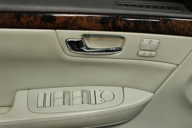 Used 2010 Cadillac DTS Premium image 17