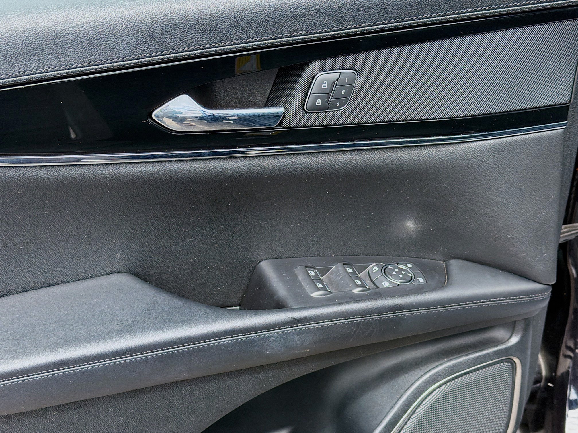 Used 2022 Lincoln Nautilus FWD w/ Premium Package image 22