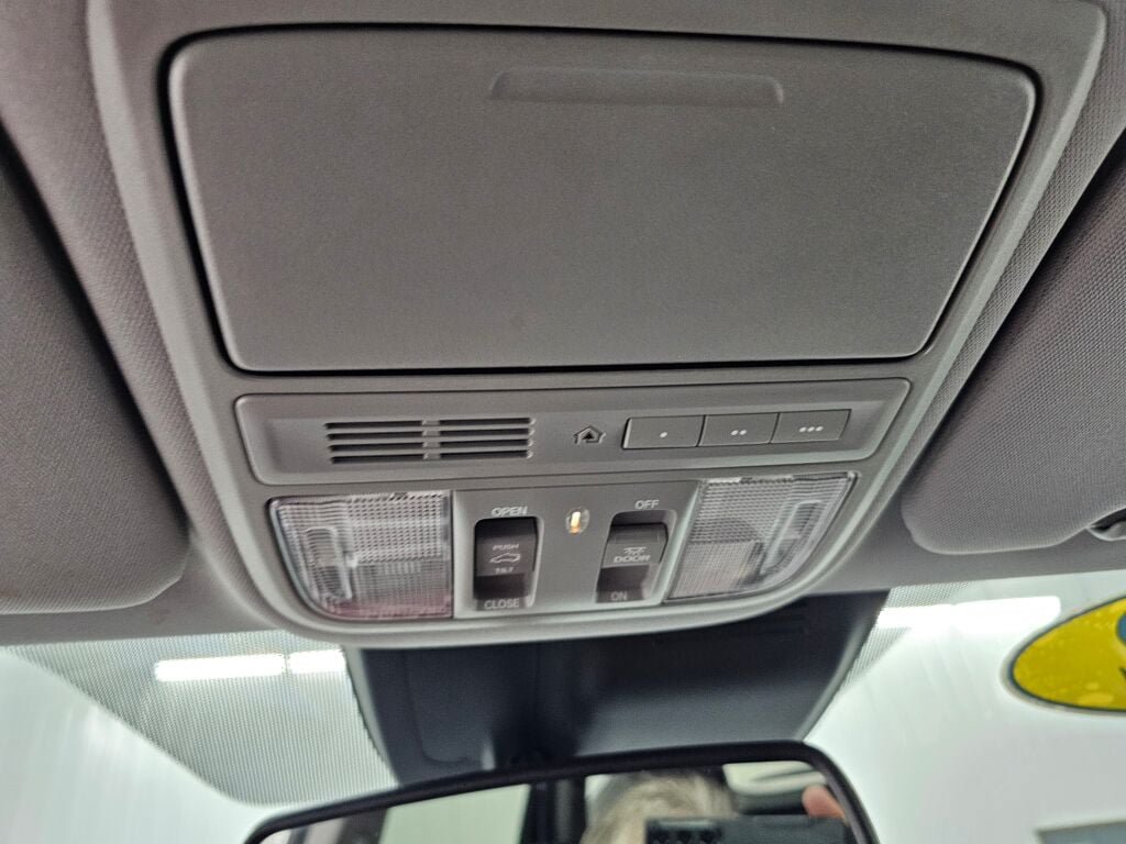 Used 2022 Honda CR-V Touring image 19