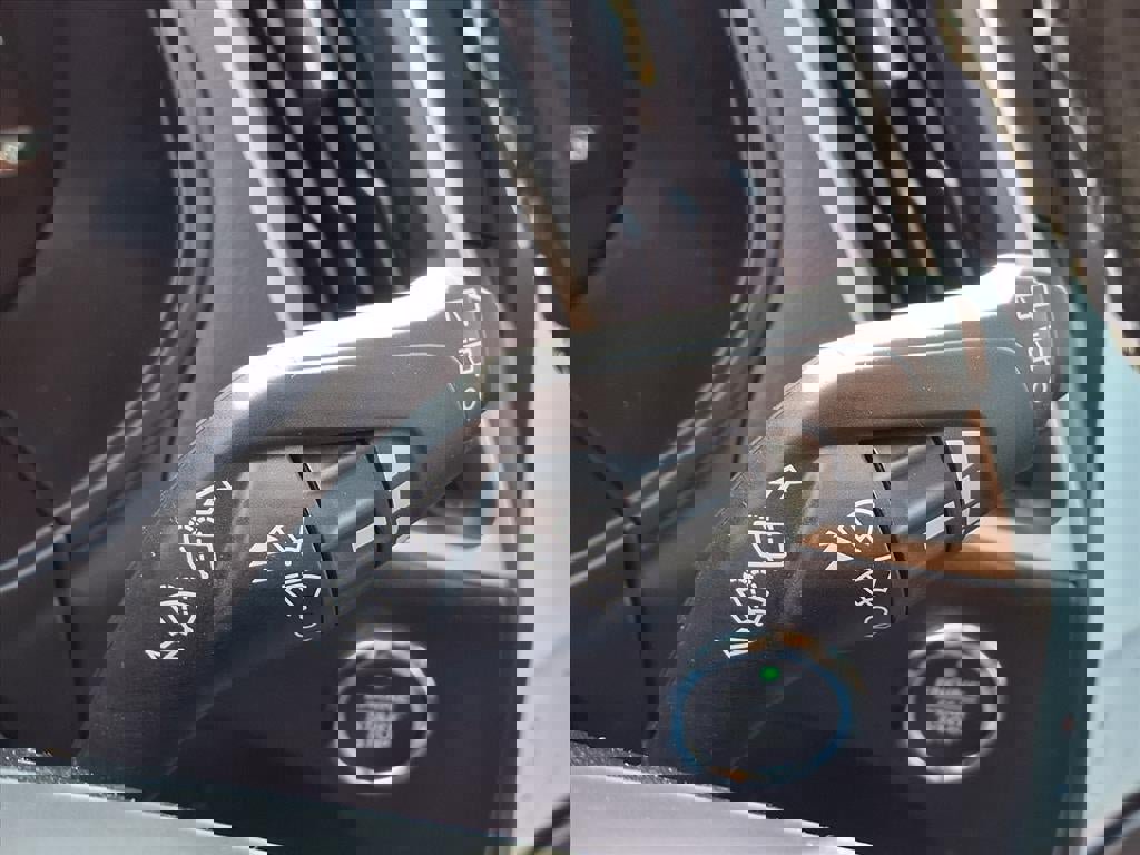 Used 2022 Ford Edge SEL image 18