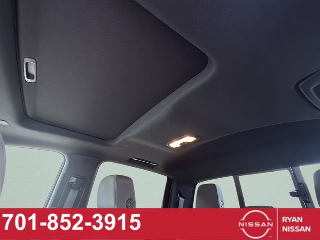 Used 2024 Chevrolet Colorado ZR2 w/ Technology Package AWD/4WD image 26