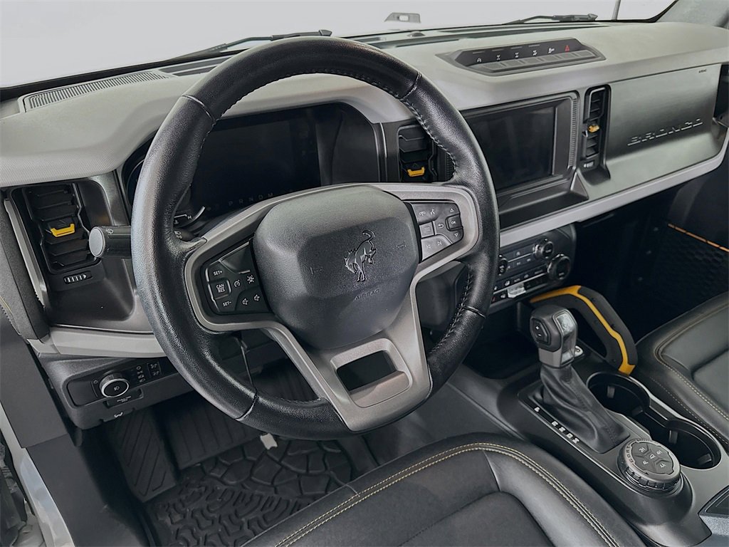 Used 2023 Ford Bronco Badlands image 9