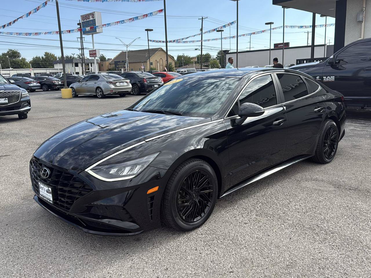 Used 2022 Hyundai Sonata SEL w/ Preferred Accessory Package FWD image 2