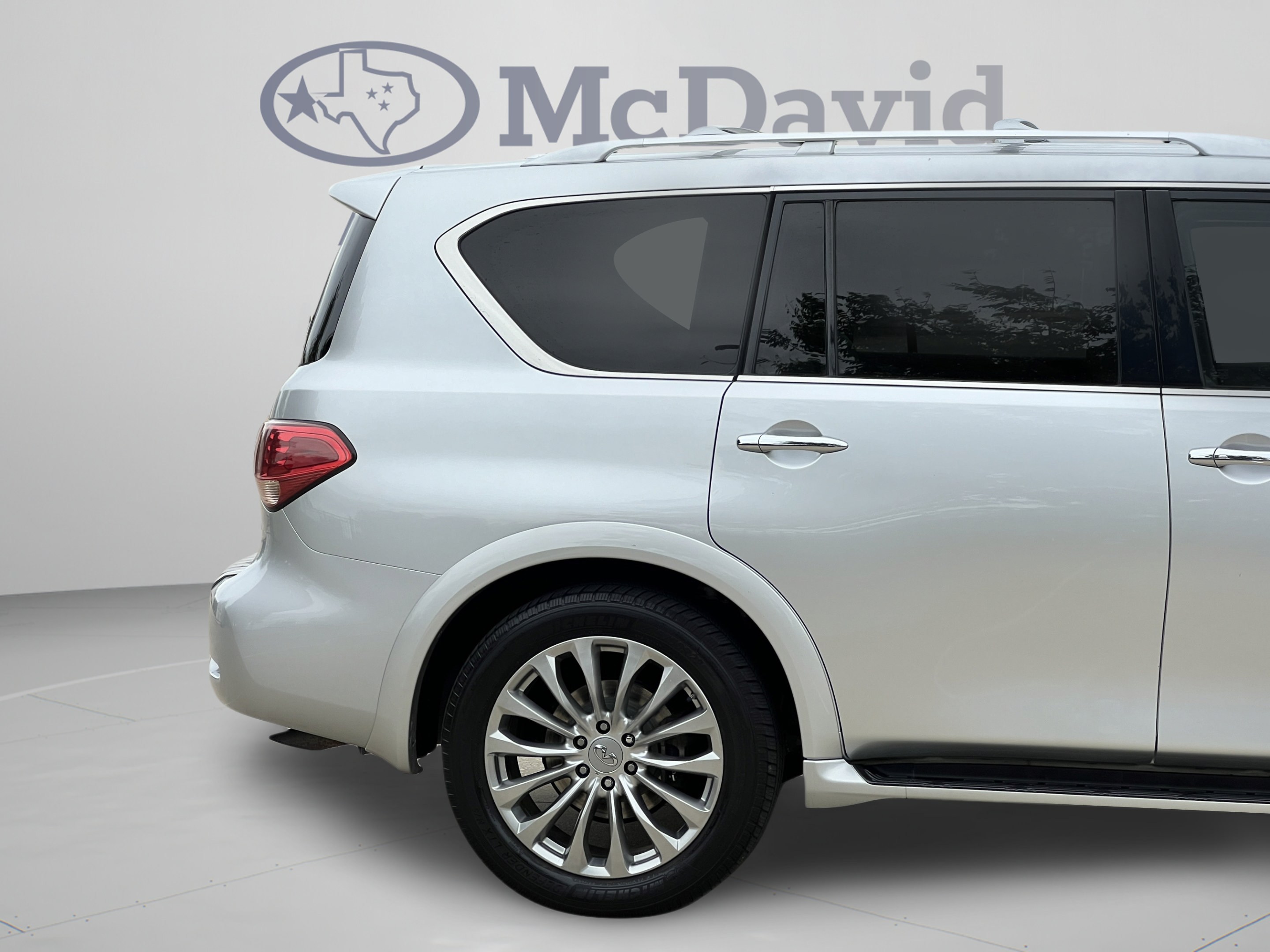 Used 2015 INFINITI QX80 2WD w/ Deluxe Technology Package image 36