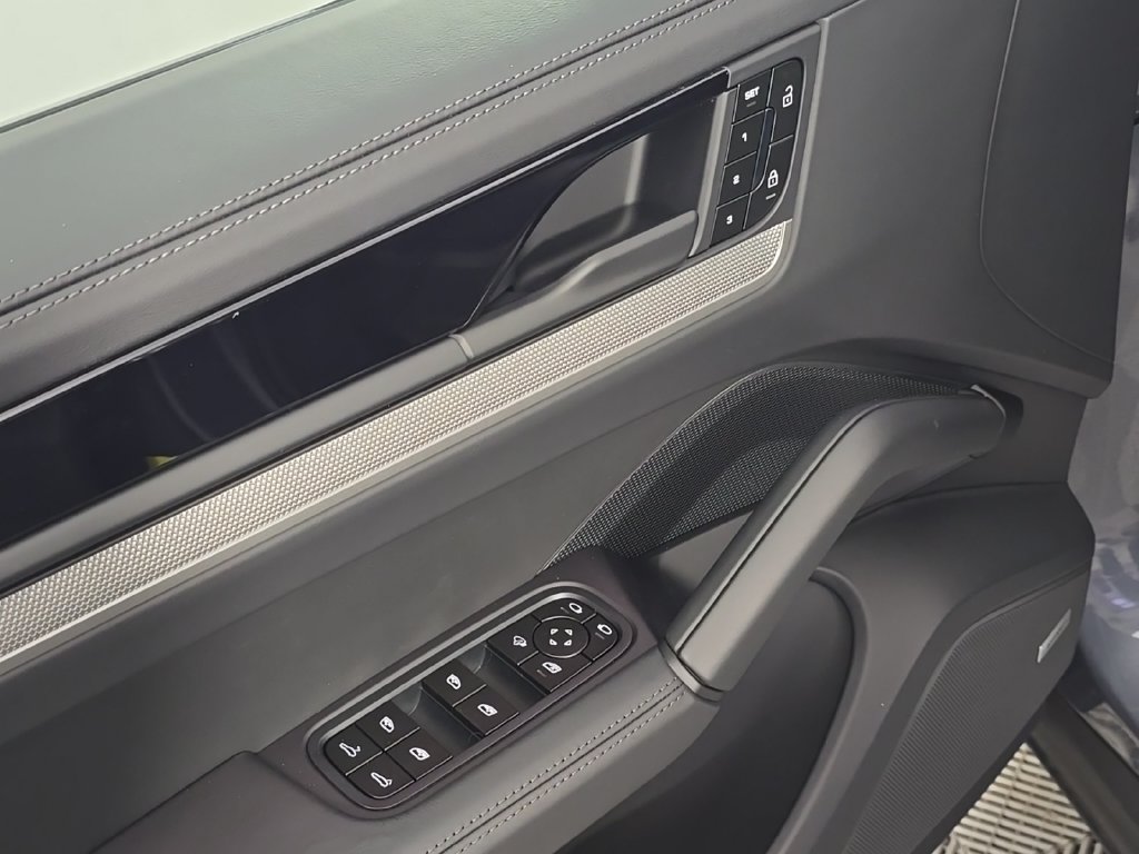 New 2026 Porsche Cayenne S AWD/4WD image 16
