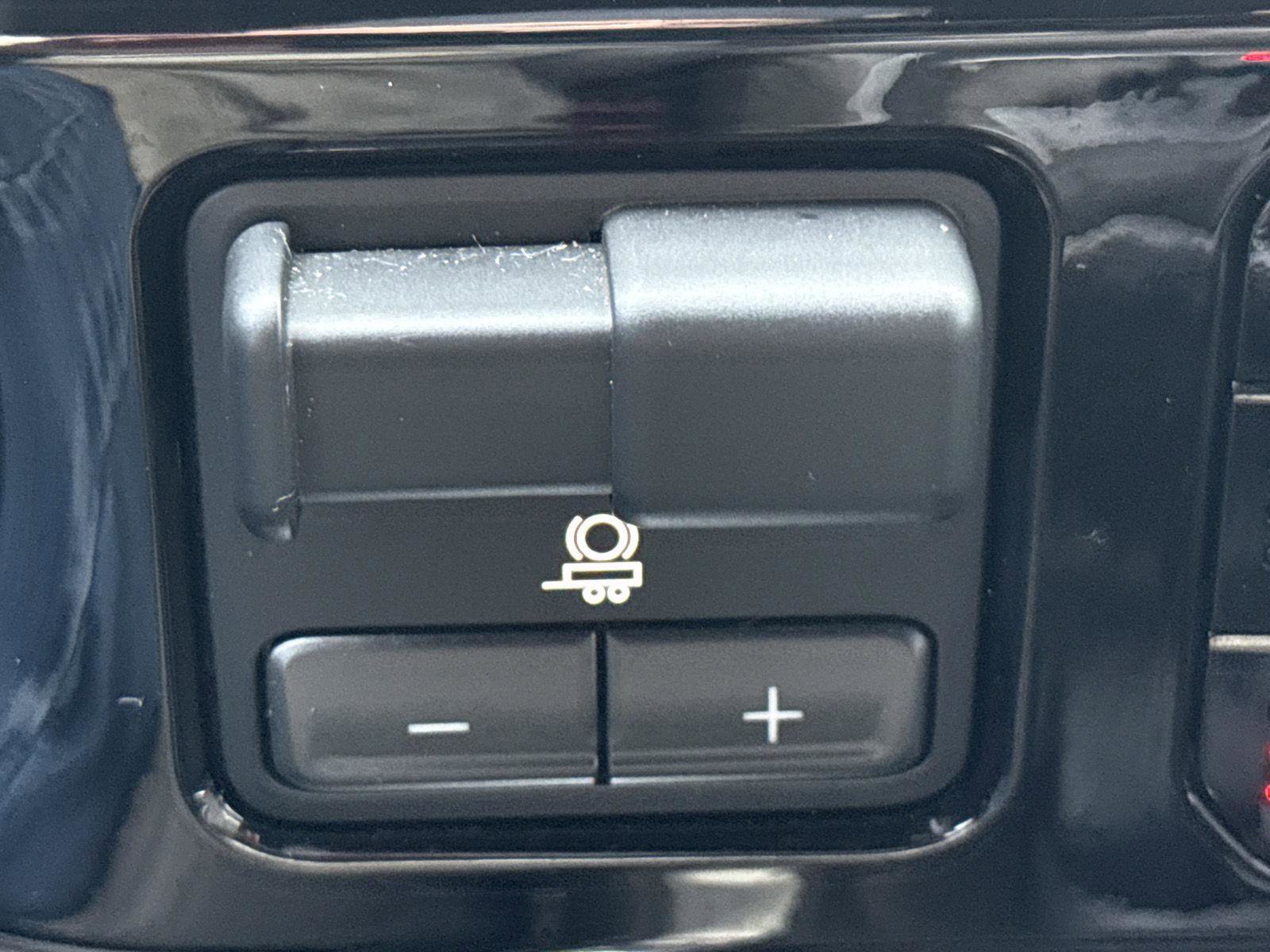 Used 2023 Chevrolet Silverado 1500 LTZ w/ Z71 Off-Road Package image 21