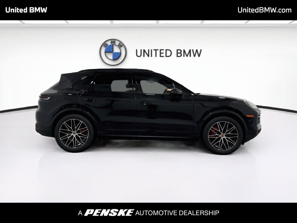 Used 2024 Porsche Cayenne S AWD/4WD image 4