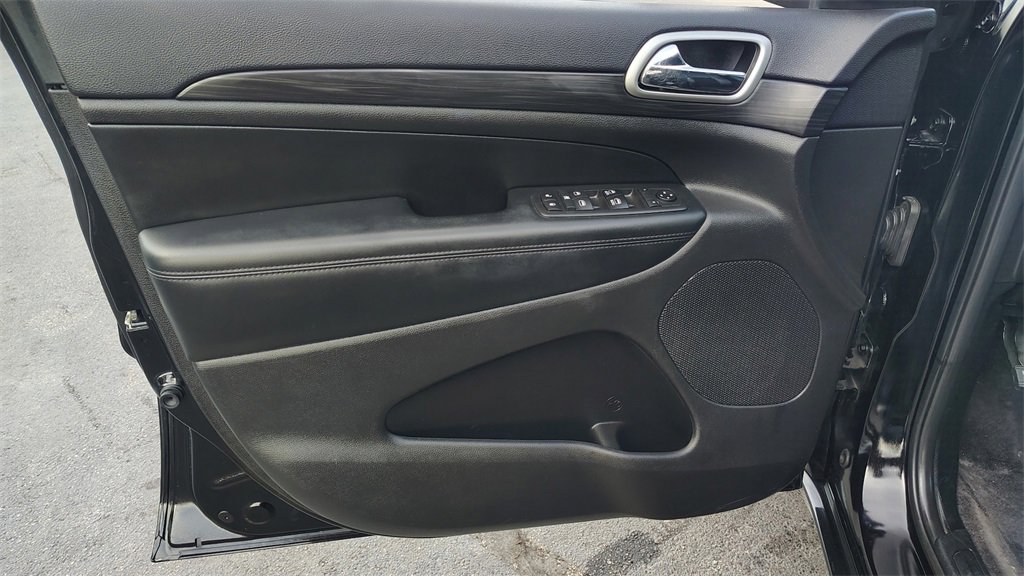 Used 2019 Jeep Grand Cherokee Altitude image 8