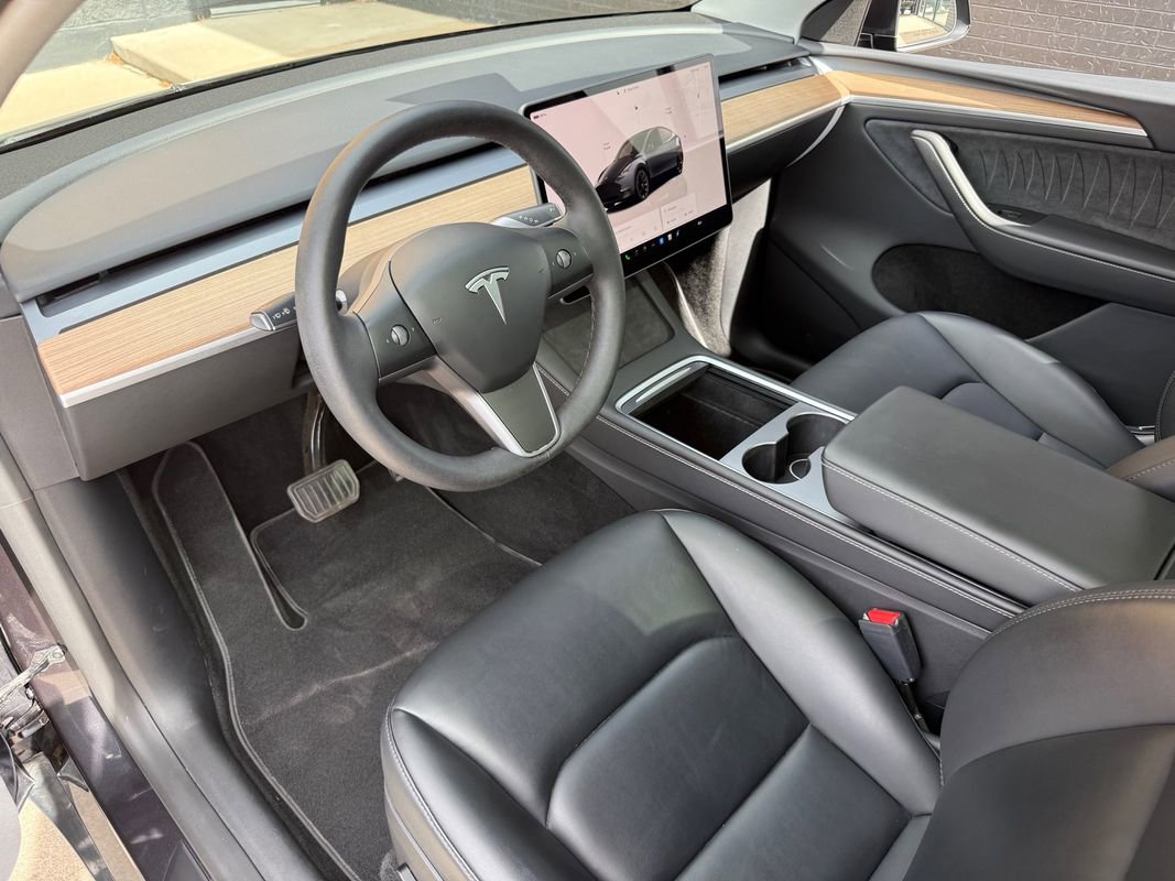 Used 2024 Tesla Model Y Long Range image 23